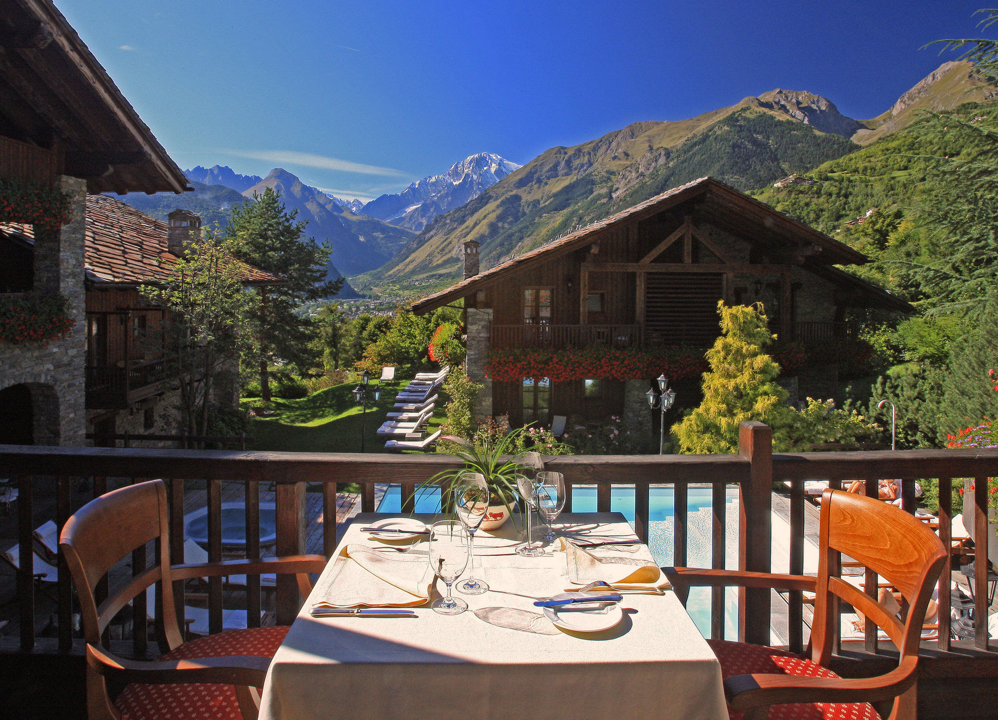 Relais Mont Blanc Hotel & Spa La Salle Restaurant photo
